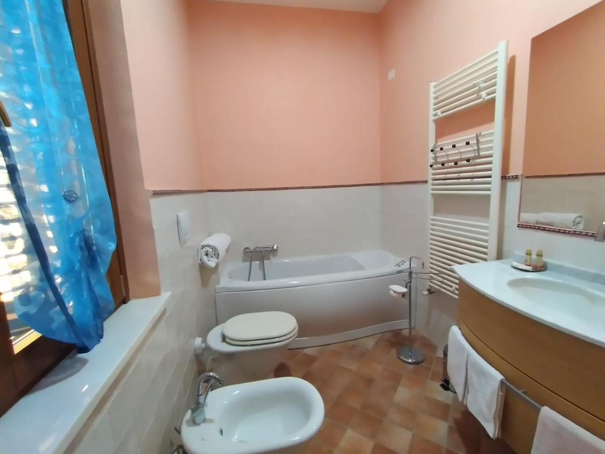 B&B L'Oliveto Lucignano Bagian luar foto